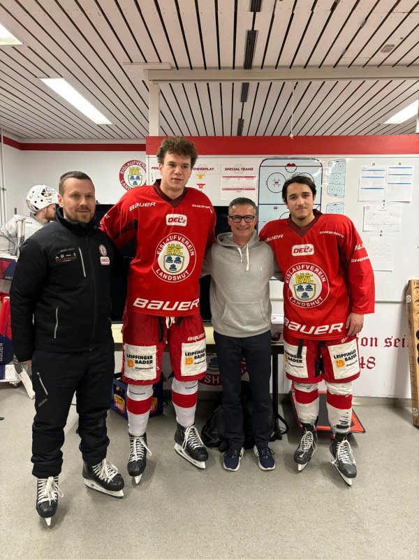 EVL-Beirat Horst Lippert bessert Mannschaftskasse der U 20 auf / EV