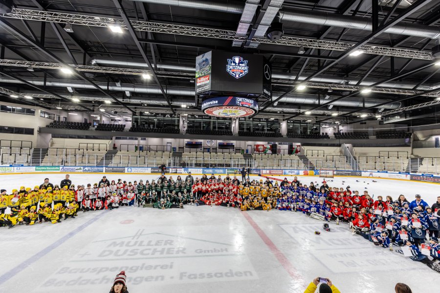 u11_dietzinger_cup_siegerehrung_--cfel7806-verbessert-rr.jpg