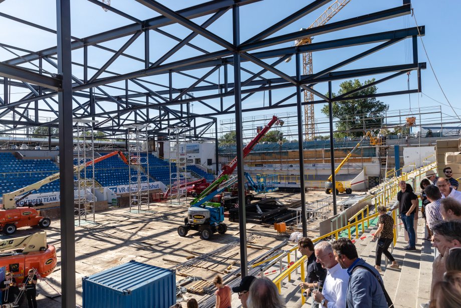 Richtfest am Landshuter Eisstadion gefeiert 1dx26068.jpg